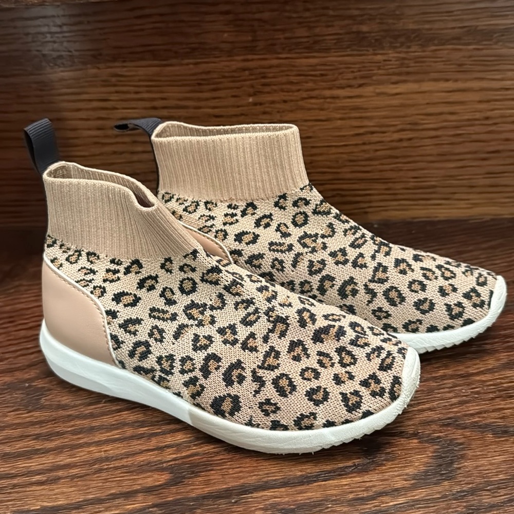 H&M Girls Fitted Cheetah Print Runners - size 10.5